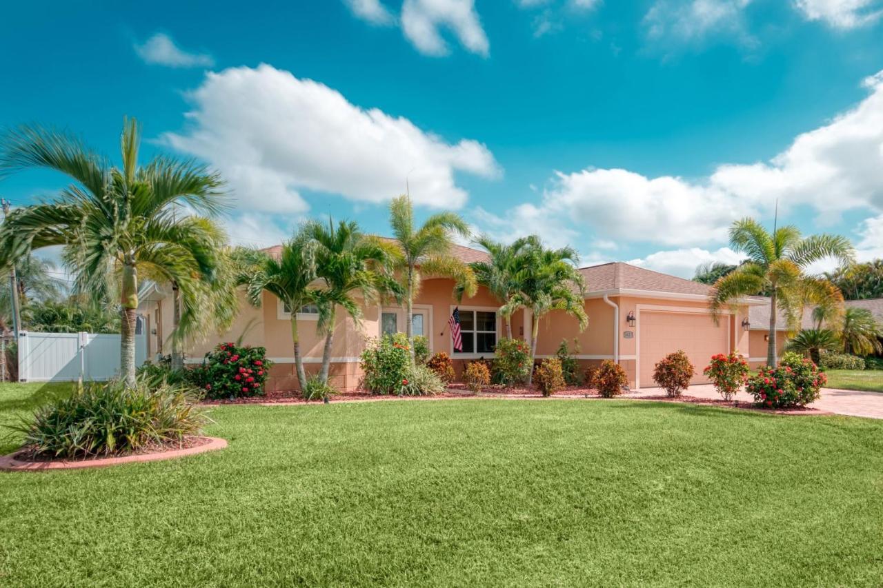 Villa Holiday Sunrise Cape Coral Exterior foto